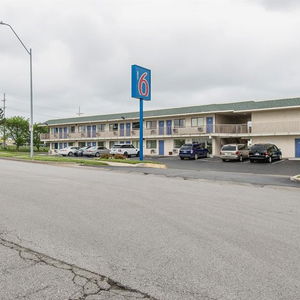 Hotel Motel 6 Kansas City North - Airport cazare Kansas City
