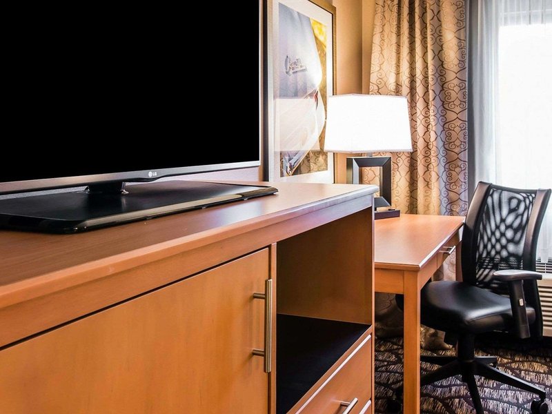 Hotel Quality Inn & Suites