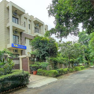 Hotel Fabhotel Phoenix Hospitality cazare Gurgaon