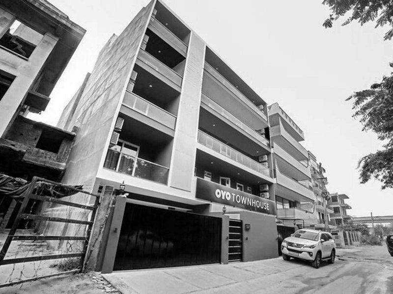Hotel Oyo Townhouse 18557 Sector Twenty Seven