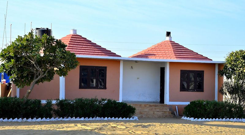 Hotel Oasis Camp Sam