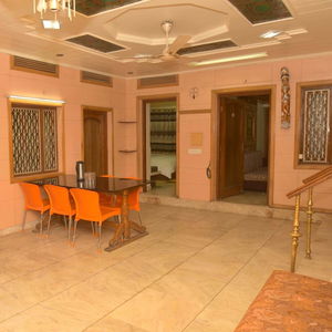 Hotel Eminence Palm Residency cazare Abu