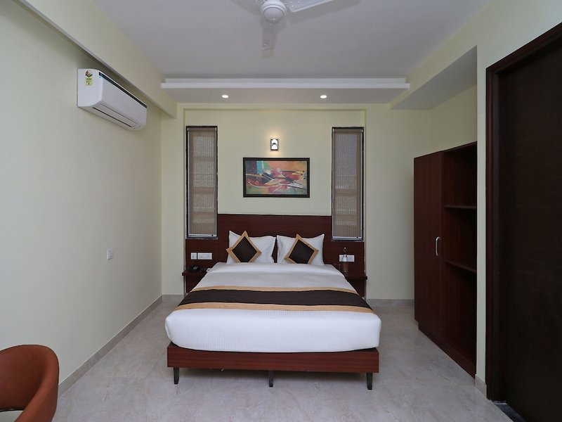 Hotel Oyo 12074 Vikrant's Residency