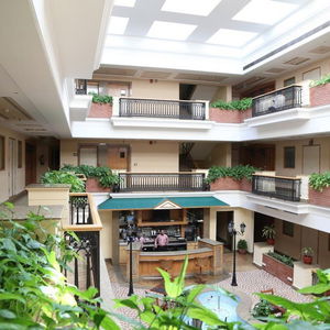 Hotel Savoy Suites Sector 16 Noida cazare Noida