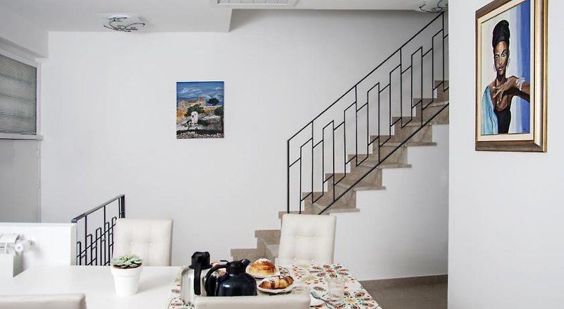 Hotel Bframe Cornice Barocca