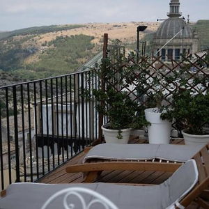 Hotel Reusuite cazare Ragusa