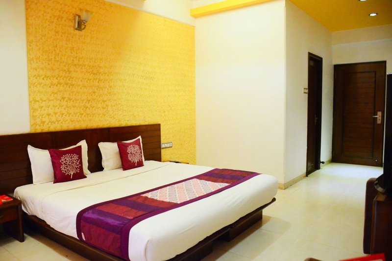 Hotel Revenir Holidays By Oyo