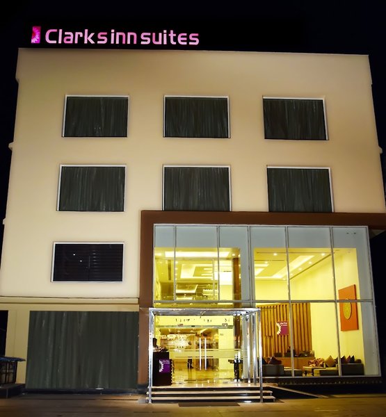 Hotel Clarks Inn Suites
