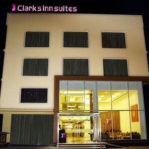 Hotel Clarks Inn Suites cazare Katra