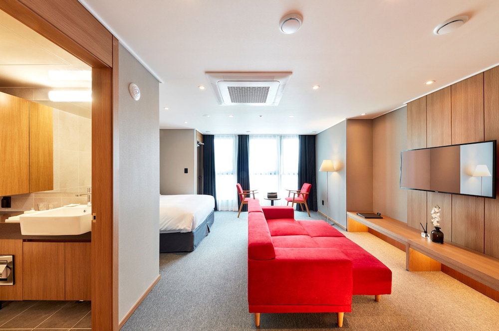 Hotel Ramada By Wyndham Gumi