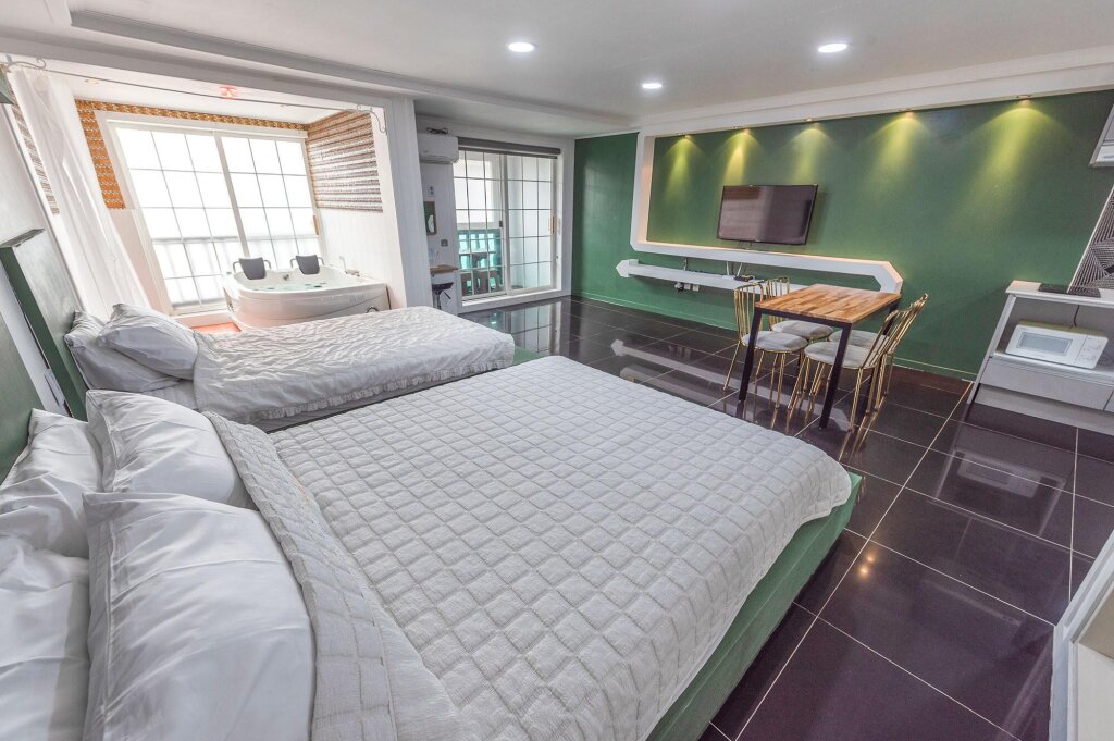 Hotel Gyeongju The Stay Spa Pension