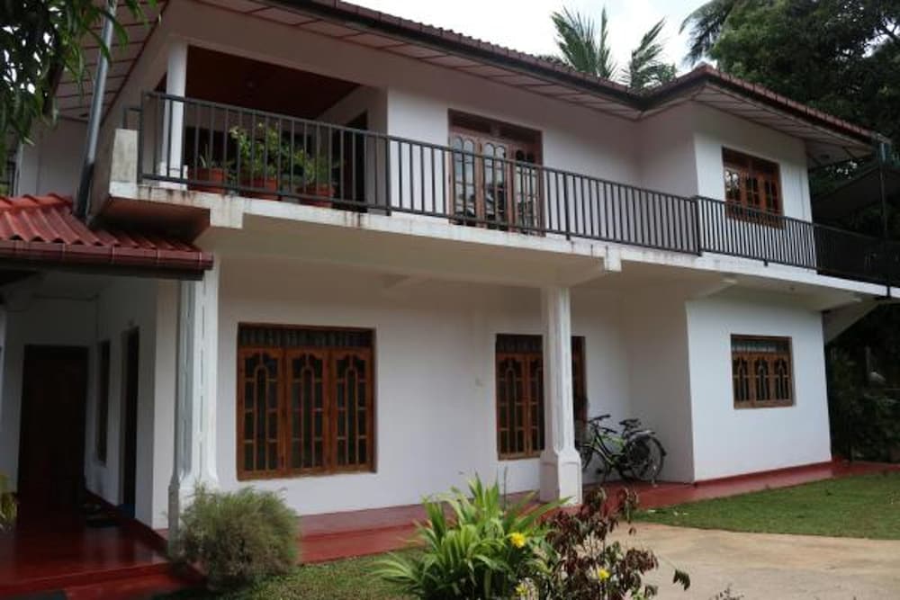 Hotel Rainbow Tourist Rest