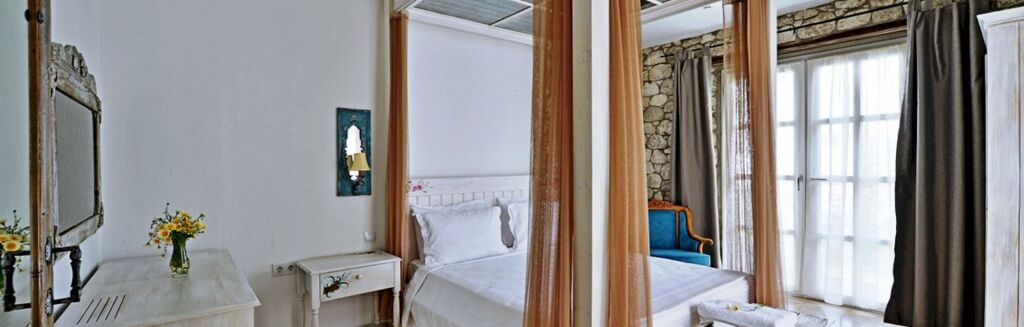Bay C Hotel