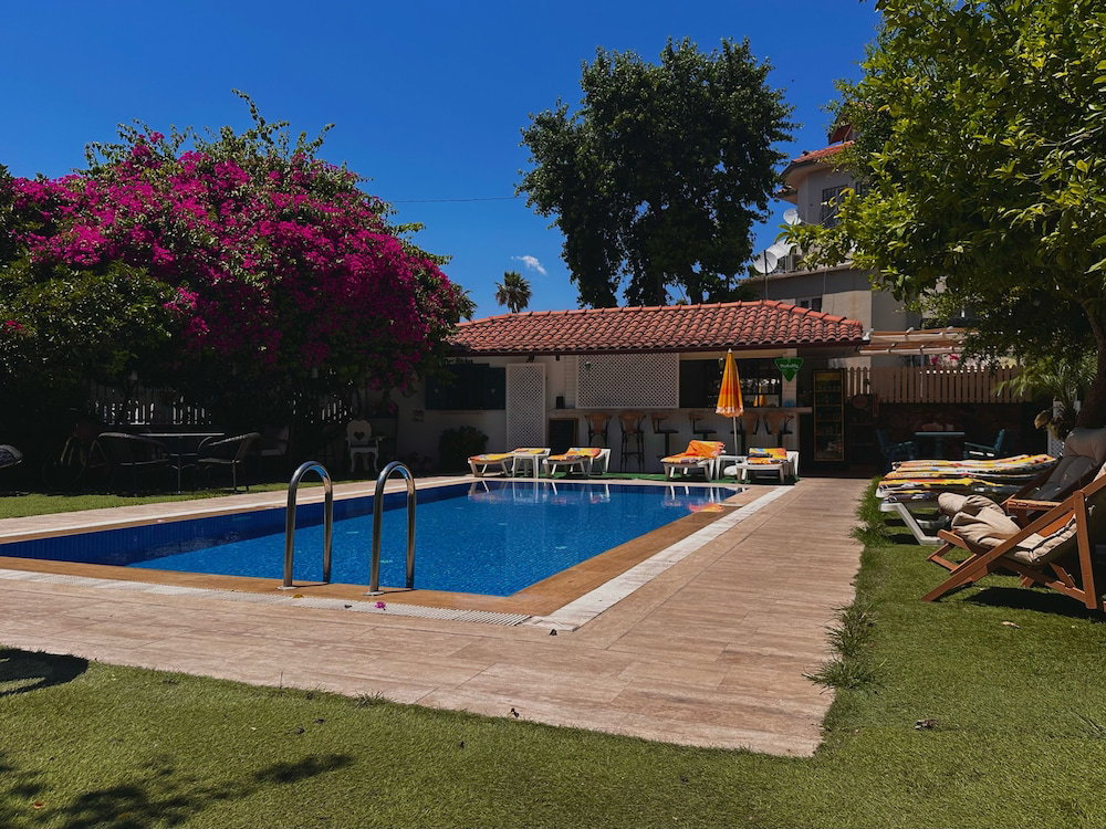 Grandma's Garden Hotel