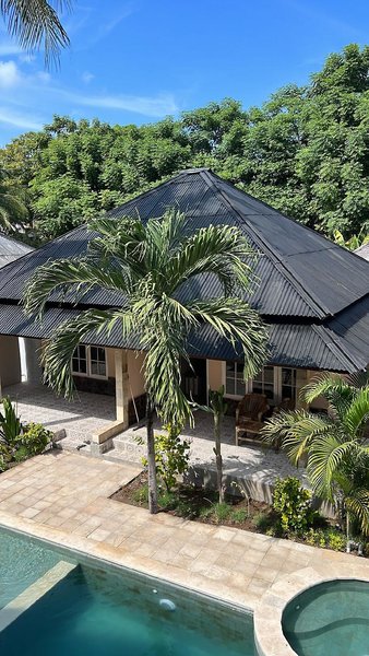 Hotel Living Trawangan Hotel