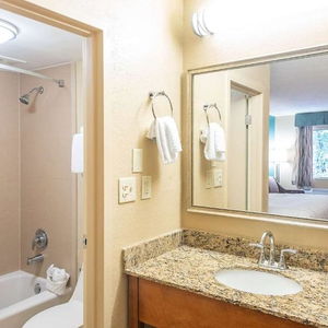 Hotel Best Western Charleston Inn cazare Lorain