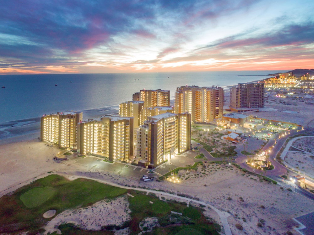 Hotel Las Palomas Beach & Golf Resort