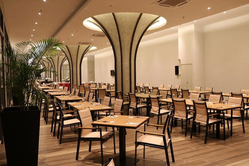 Hotel Pacific Regency Beach Resort