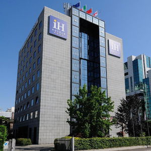 Sejur Ih Hotels Milano Lorenteggio vacanta Milan