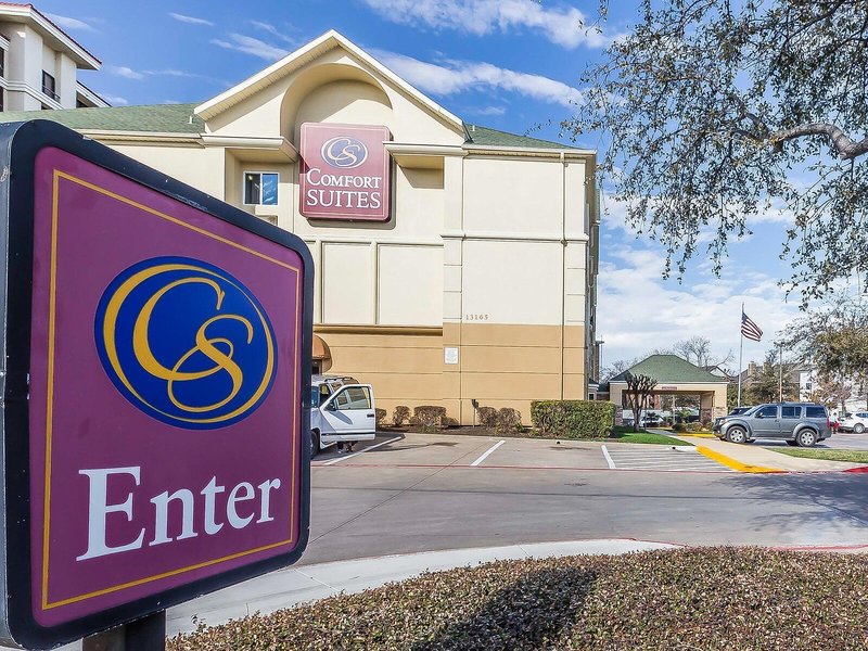 Hotel Comfort Suites North Dallas