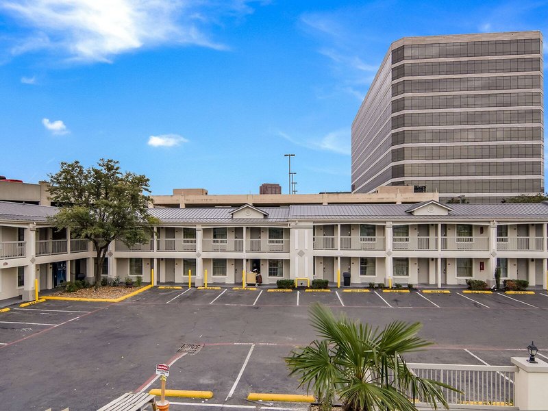 Hotel Quality Inn & Suites Dallas-Cityplace