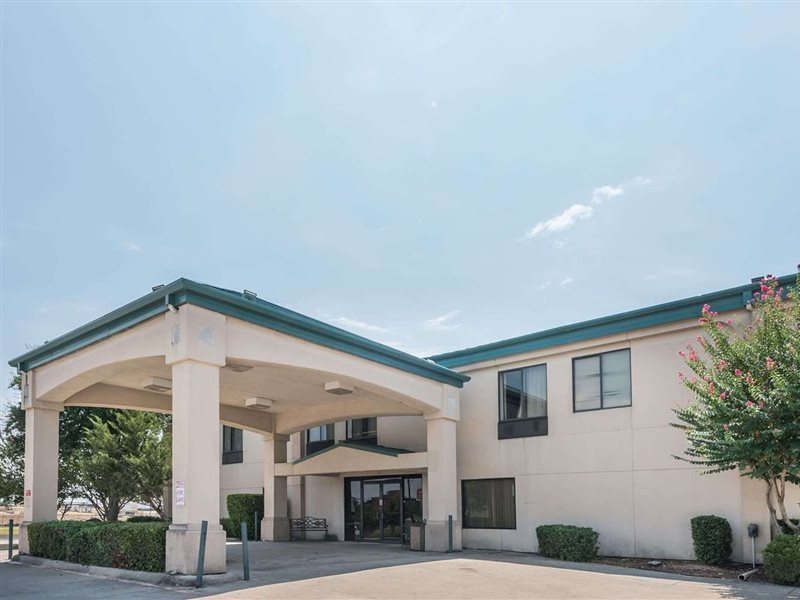 Hotel Super 8 By Wyndham Fort Worth South