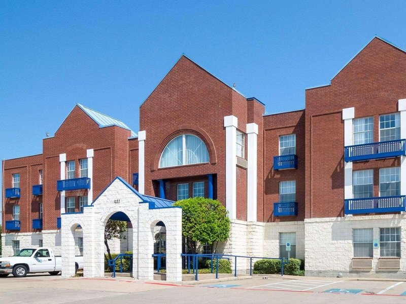Hotel Comfort Suites Las Colinas Center
