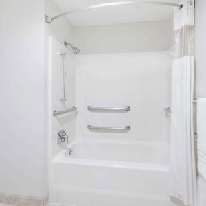 Hotel Baymont By Wyndham Arlington At Six Flags Dr cazare Arlington