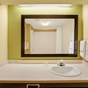 Hotel Days Inn & Suites By Wyndham Desoto cazare DeSoto