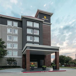 Hotel La Quinta Inn & Suites By Wyndham Arlington North 6 Flags Dr cazare Arlington