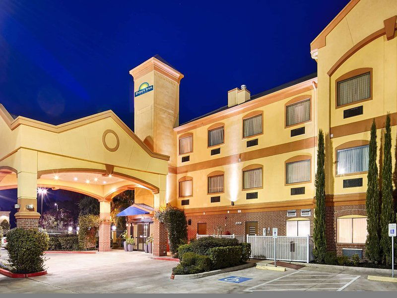 Hotel Days Inn & Suites By Wyndham Sam Houston Tollway