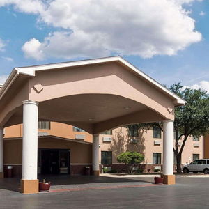 Hotel Quality Suites Midland cazare Midland