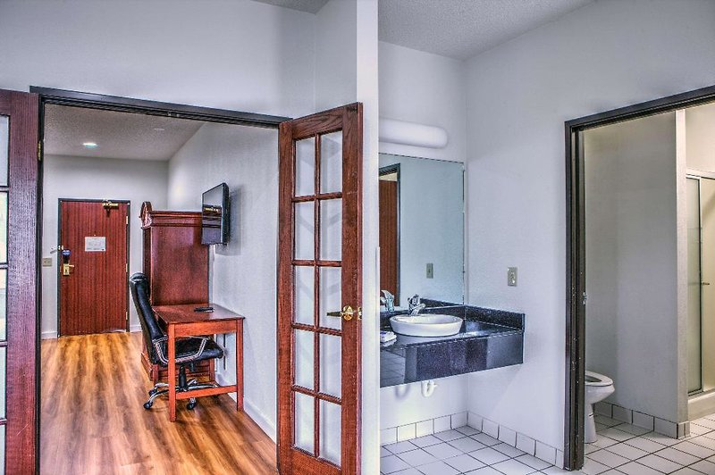 Hotel Motel 6 Dallas Northwest