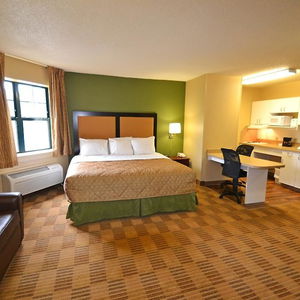 Hotel Suburban Studios cazare Auburn Hills
