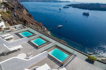 Kratiras View Luxury Suites