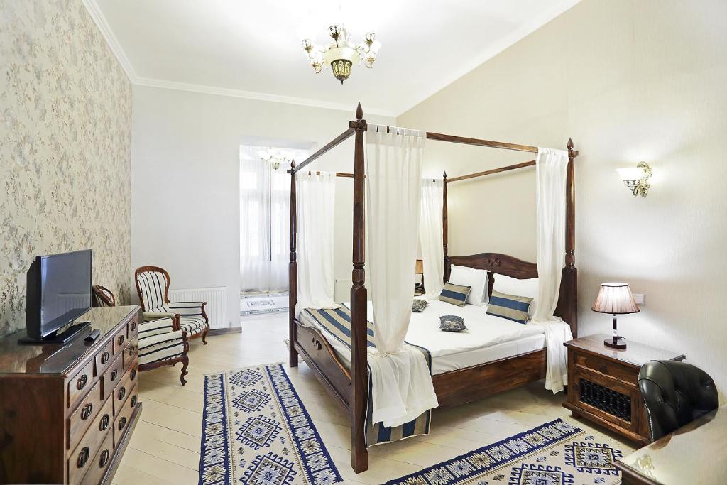 Hotel Regal 1880 - Boutique Hotel In Parcul Central Sinaia