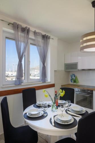 Hotel Apartments Mirjana