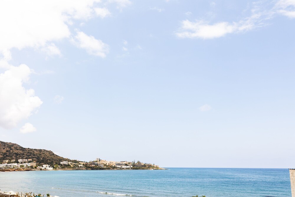 dal travel Niro Beachfront Living