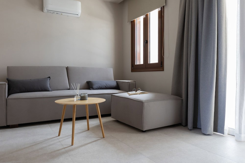 dal travel Niro Beachfront Living