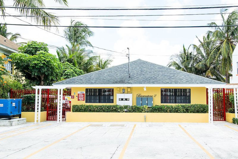 Hotel Brownstone Sea Beach