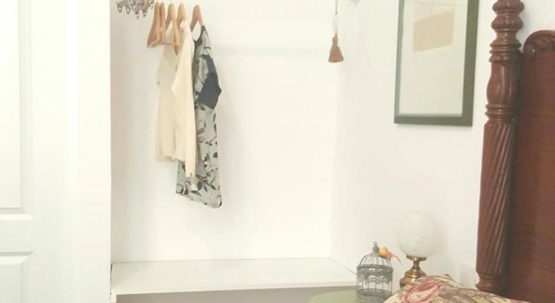 Los Canaritos Guest House