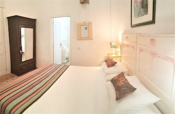 Los Canaritos Guest House