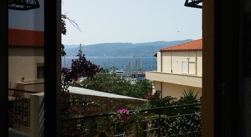 Hotel Mantraki Apartments