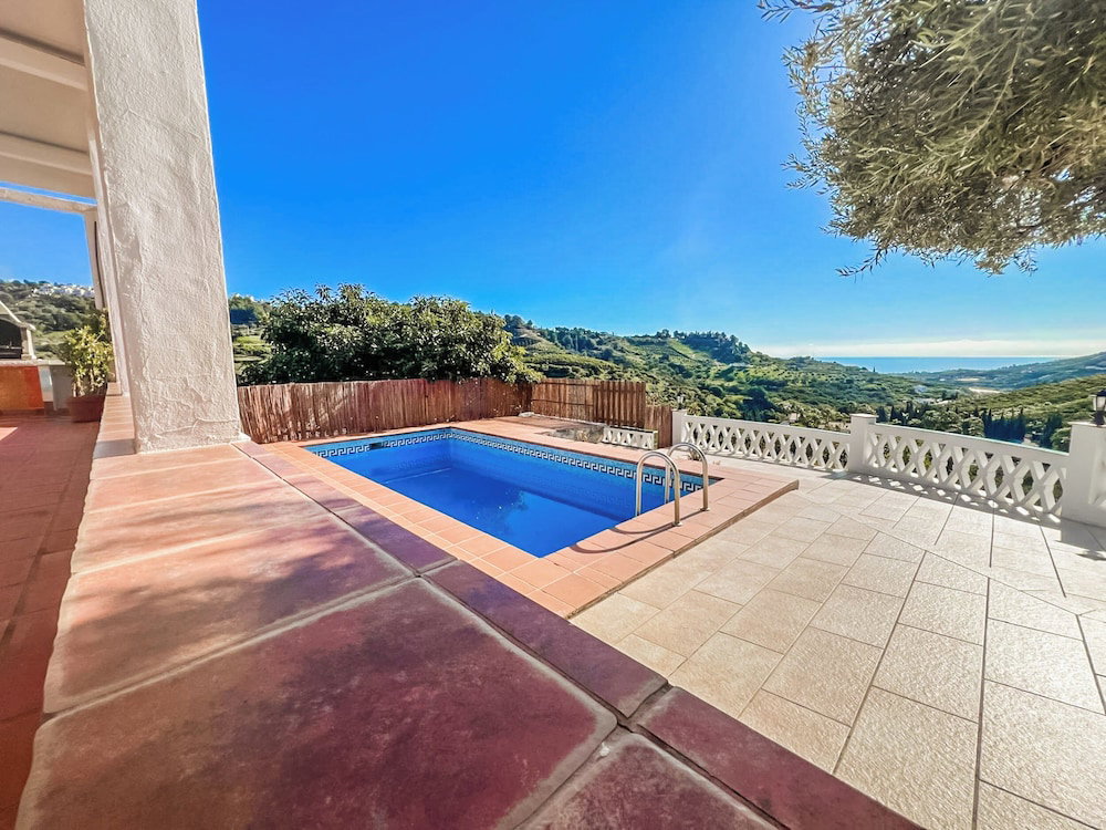 Hotel Stunning Private Villa With Sea Views, Pool, And Sun-Drenched Terrace