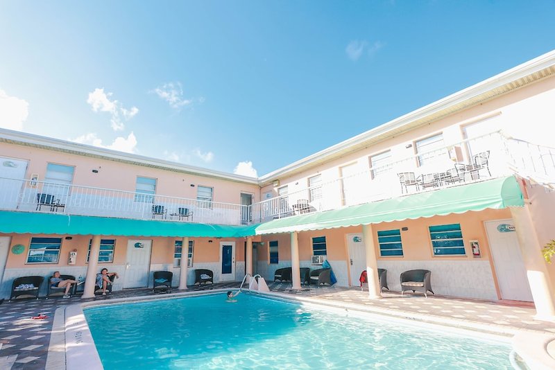 Hotel Blue Wave