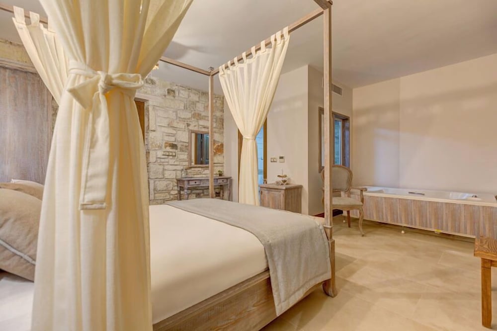 Hotel Navalia Otel