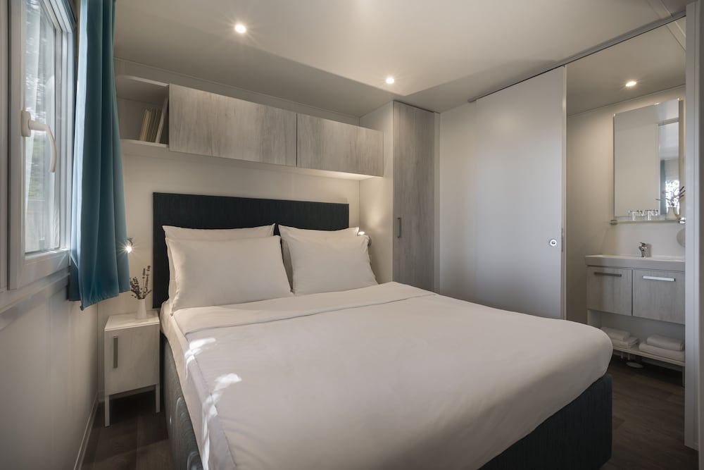 Hotel Maistra Camping Koversada Uncovered Naturist Mobile Homes
