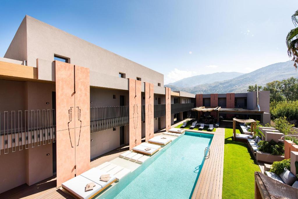 Pilot Amphora Boutique Hotel