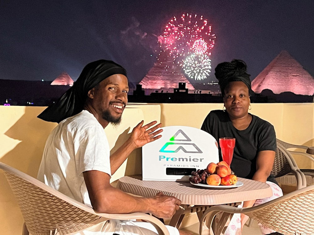 Hotel Premier Pyramids Inn