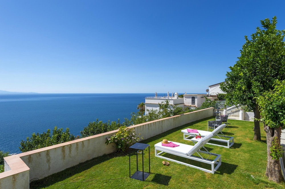 Hotel Villa Euriclea - Mediterranean Elegance In The Heart Of Praiano